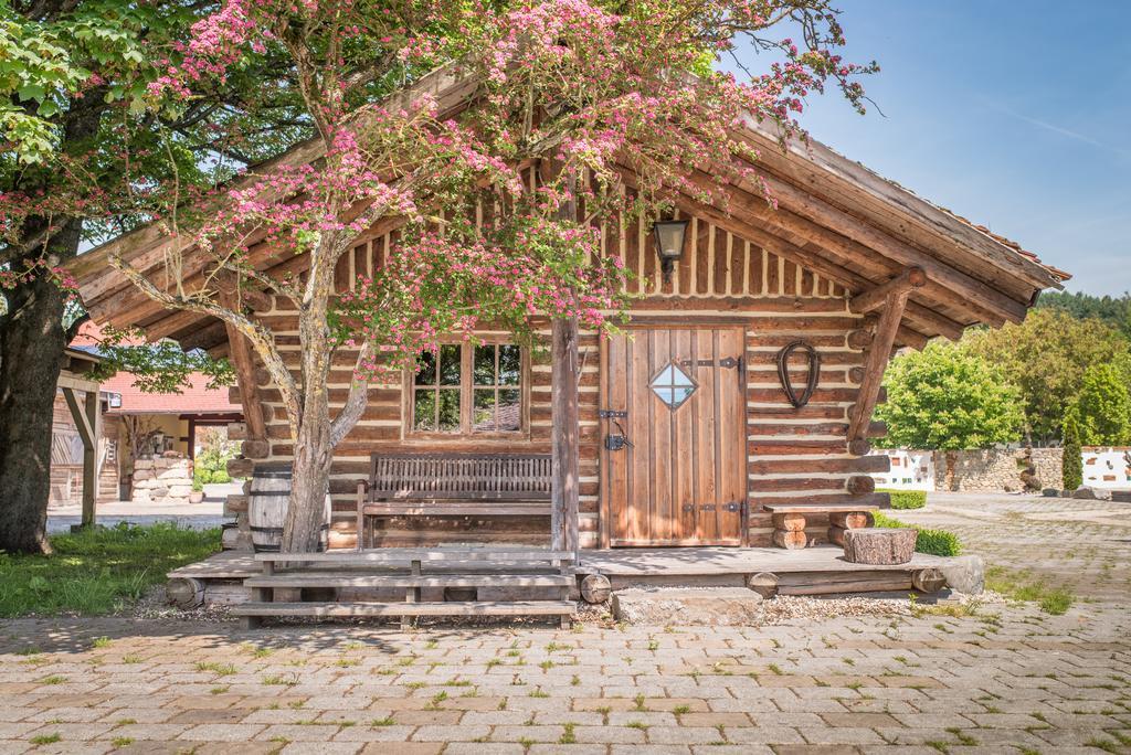 Landhotel Und Gasthof Hirsch Huettenreute Hoßkirch المظهر الخارجي الصورة